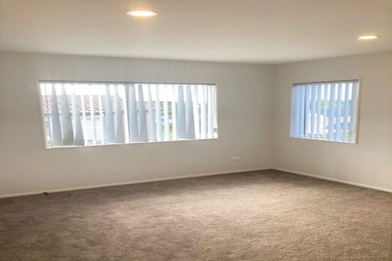 Photo of property in 74 Keri Vista Rise, Papakura, 2110