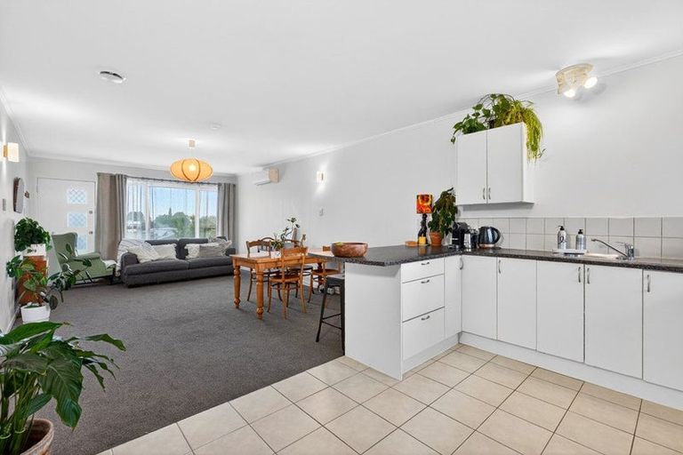 Photo of property in 1/3 Butterworth Drive, Glendene, Auckland, 0602