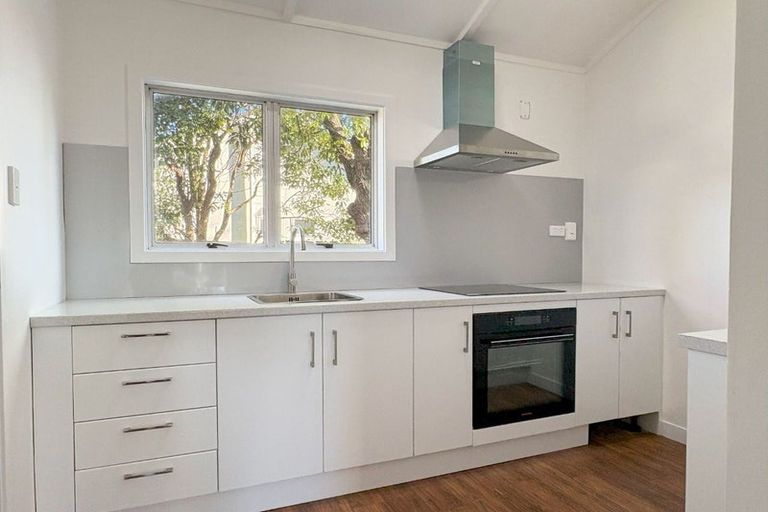 Photo of property in 2 Berry Street, Gisborne, 4010