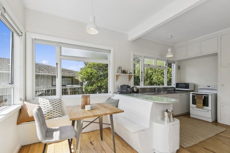 Photo of property in 199u1 Newlands Road, Newlands, Wellington, 6037