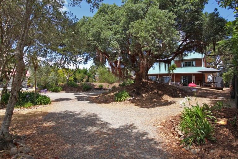 Photo of property in 12 Moir Point Road, Mangawhai Heads, Mangawhai, 0505