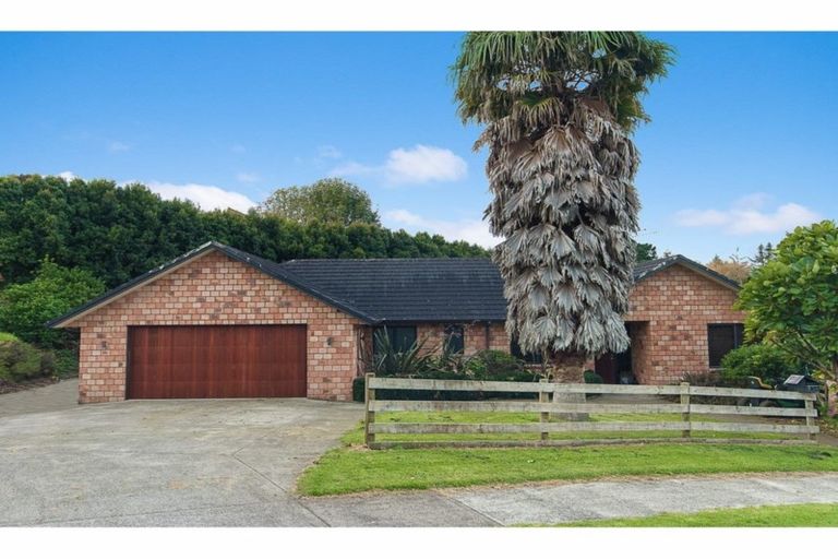 Photo of property in 14 Springvale Road, Waiuku, 2123