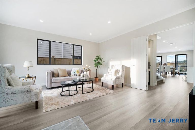Photo of property in 21 Knockanara Drive, Flat Bush, Auckland, 2019