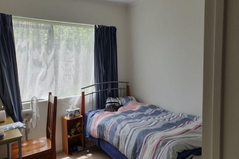 Photo of property in 7 St Lucia Place, Unsworth Heights, Auckland, 0632