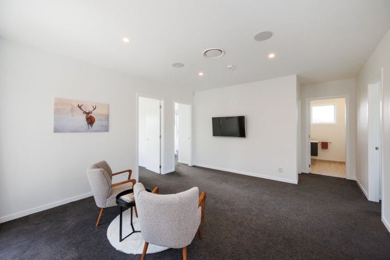 Photo of property in 33 Hartwell Drive, Kelvin Grove, Palmerston North, 4470