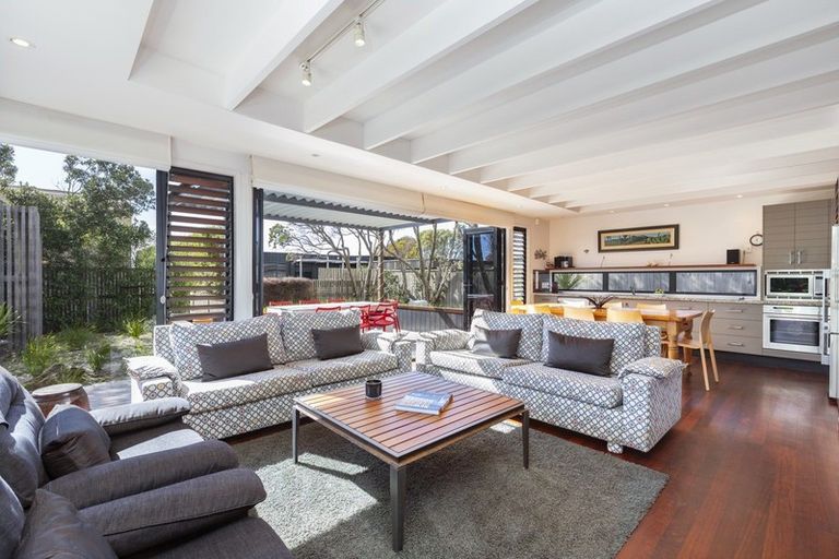 Photo of property in 32 The Southern Isle, Omaha, 0986