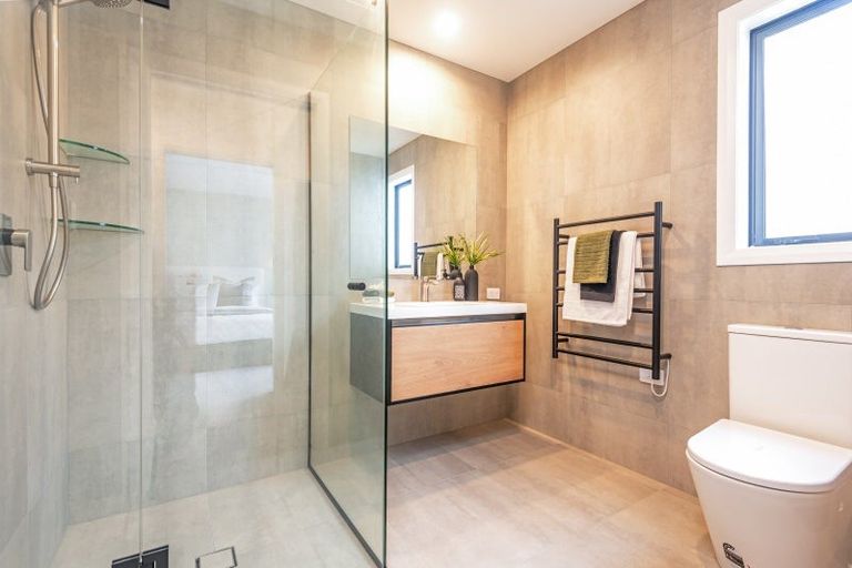 Photo of property in 32 Ashford Avenue, Hokowhitu, Palmerston North, 4410