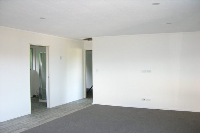 Photo of property in 2/7 Venus Place, Whitby, Porirua, 5024