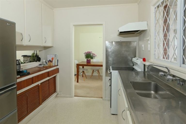 Photo of property in 56 Stottholm Road, Titirangi, Auckland, 0604