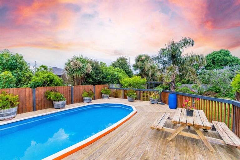 Photo of property in 191 Mazengarb Road, Paraparaumu, 5032