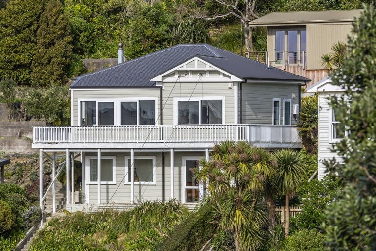 Photo of property in 118 Sutherland Road, Melrose, Wellington, 6023