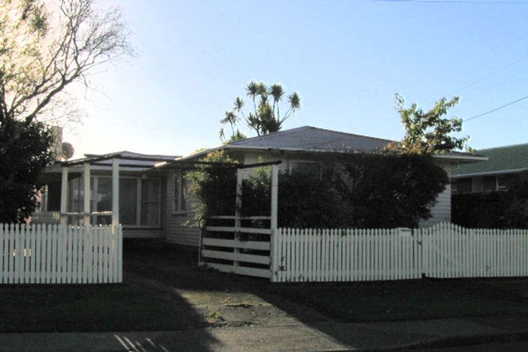 Photo of property in 4 Karamu Crescent, Wainuiomata, Lower Hutt, 5014