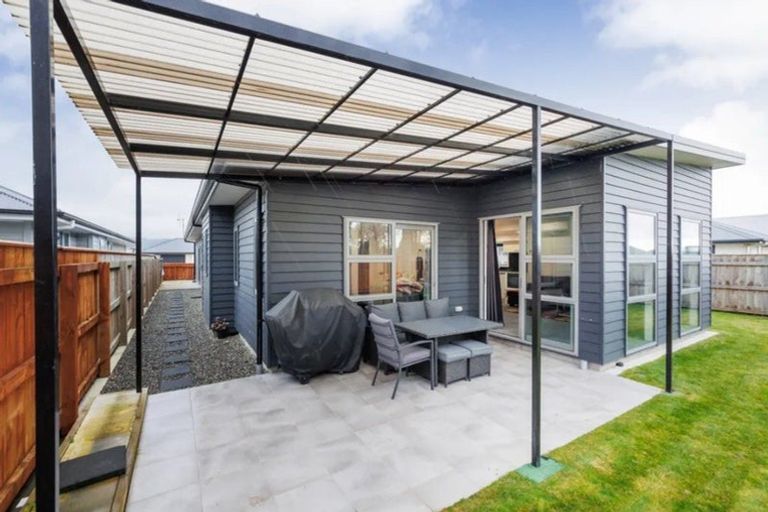 Photo of property in 12 Ivy Lane, Kelvin Grove, Palmerston North, 4414