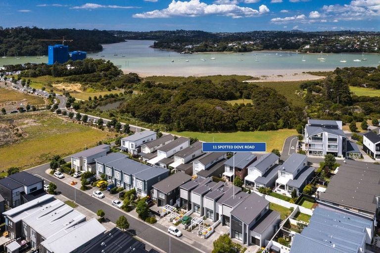 Photo of property in 11 Spotted Dove Road, Hobsonville, Auckland, 0616