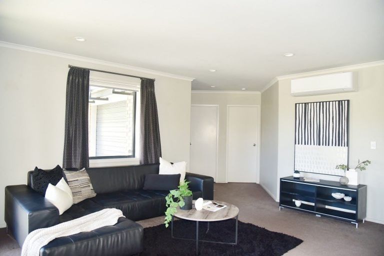 Photo of property in 112 Saint James Drive, Huntington, Hamilton, 3210