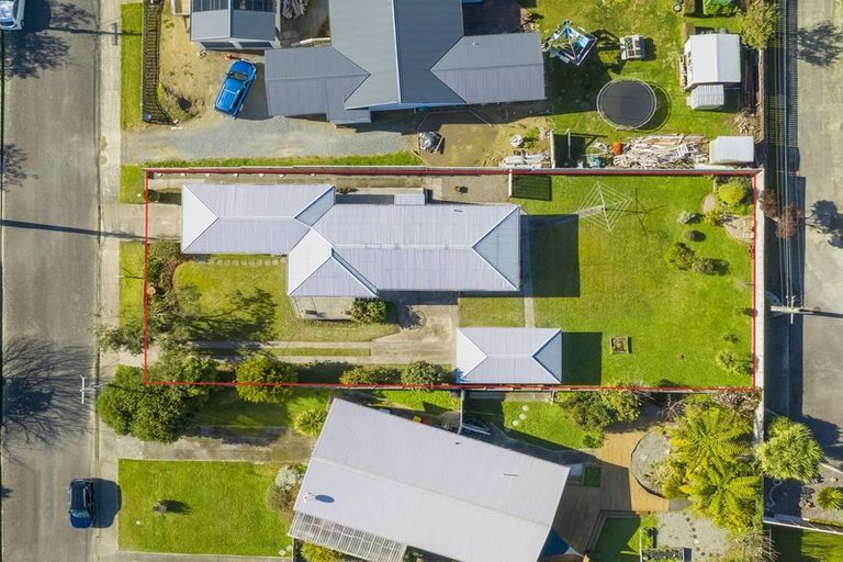 Photo of property in 46 Kaitawa Crescent, Paraparaumu, 5032