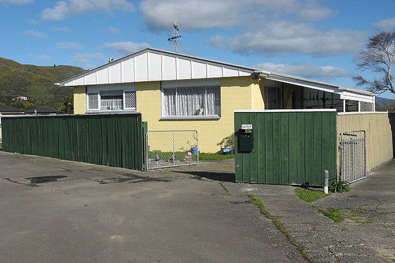 Photo of property in 12a Matthews Road, Wainuiomata, Lower Hutt, 5014