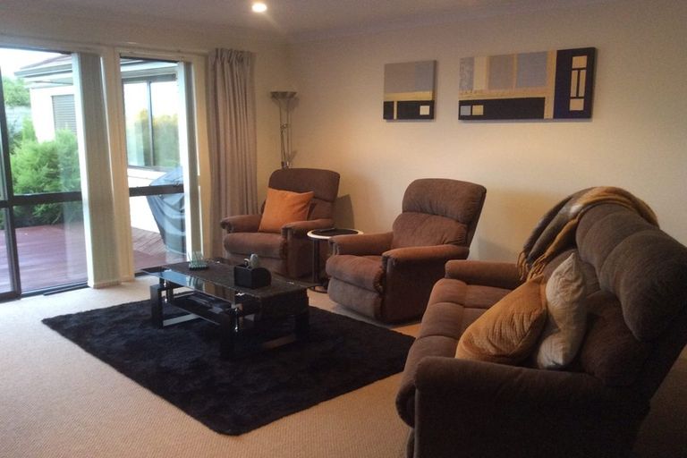 Photo of property in 90 Loch Views Road, Acacia Bay, Taupo, 3385