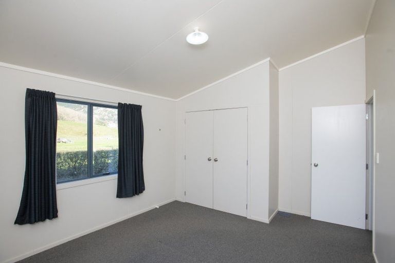 Photo of property in 911 Kanakanaia Road, Whatatutu, Te Karaka, 4091