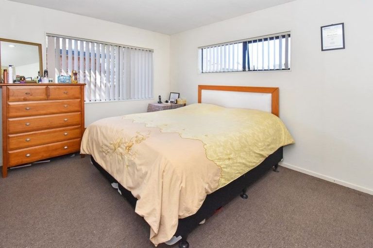 Photo of property in 19 Robertson Road, Favona, Auckland, 2024