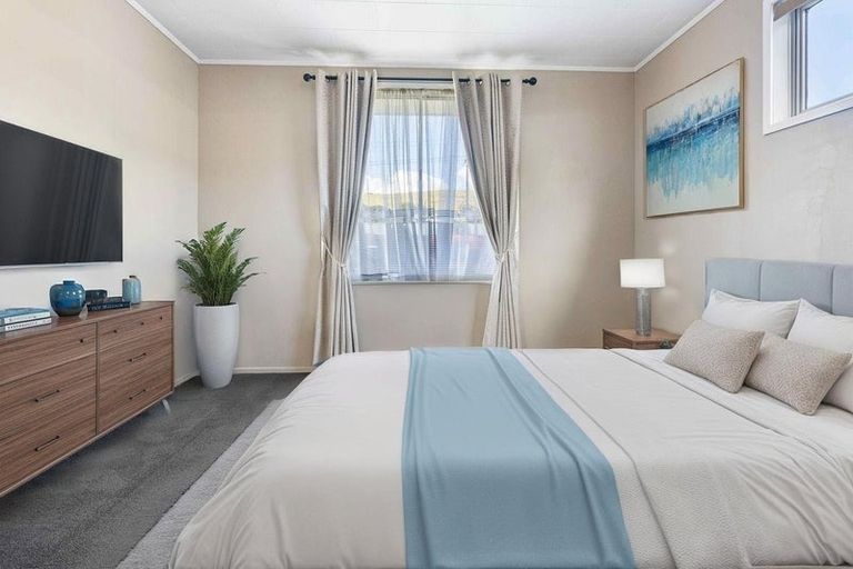 Photo of property in 2 Muir Avenue, Mangere Bridge, Auckland, 2022