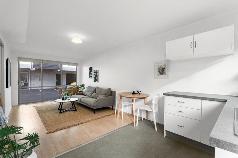 Photo of property in 4/10 Enterprise Drive, Papamoa Beach, Papamoa, 3118