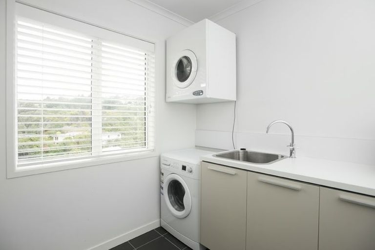 Photo of property in 38 Hawtrey Terrace, Churton Park, Wellington, 6037