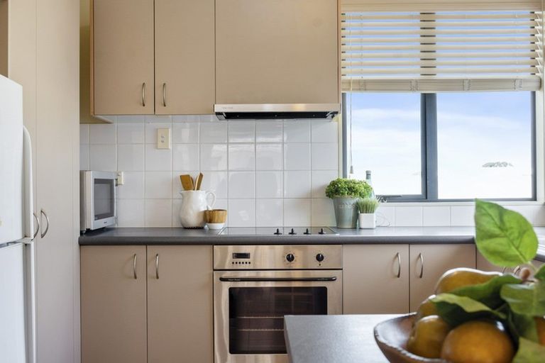 Photo of property in Capri Apartments, 5 The Mall, Mount Maunganui, 3116