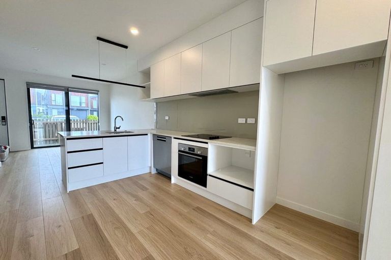 Photo of property in 14 Porowha Road, Westgate, Auckland, 0814
