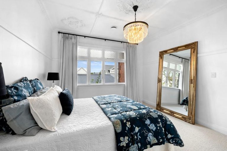 Photo of property in 20 Wallace Place, Westown, New Plymouth, 4310