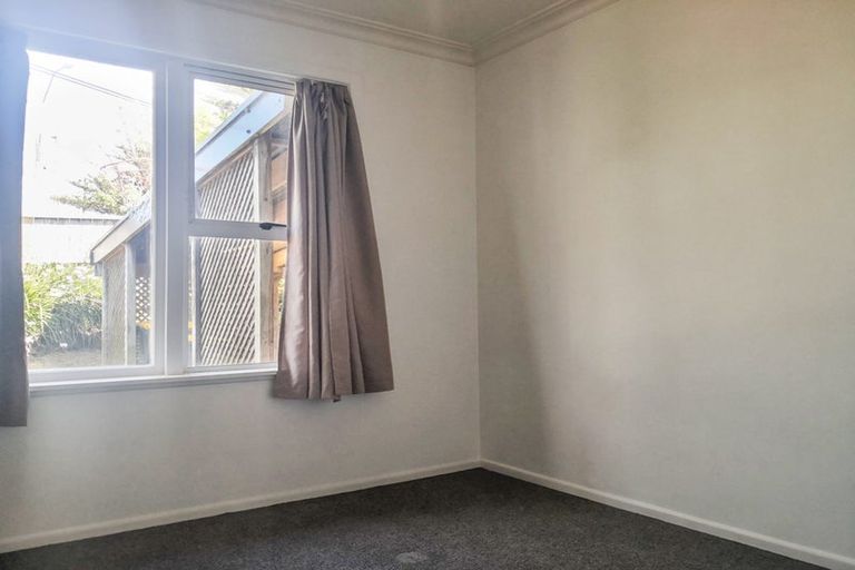 Photo of property in 76 Manuka Road, Glenfield, Auckland, 0629