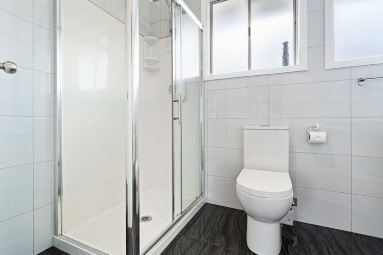Photo of property in 2 Muir Avenue, Mangere Bridge, Auckland, 2022