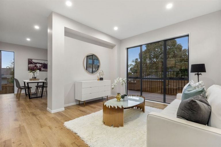 Photo of property in 51a Reynella Drive, Massey, Auckland, 0614