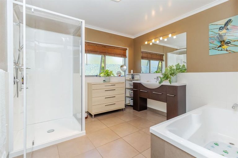 Photo of property in 37 Mangauika Road, Pirongia, Te Awamutu, 3876