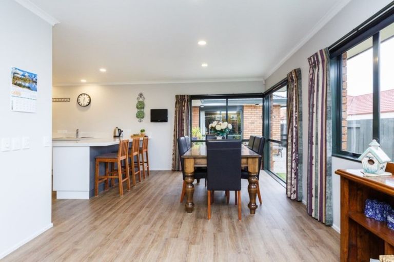 Photo of property in 37 Jefferson Crescent, Milson, Palmerston North, 4414