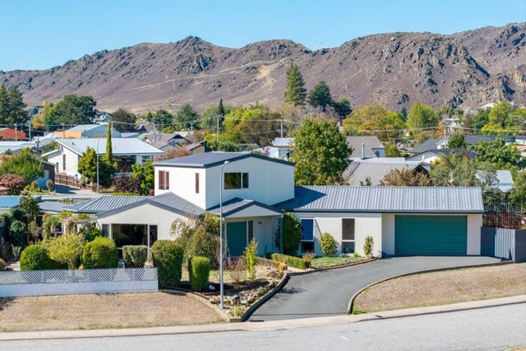 Photo of property in 35 Orchard Drive, Alexandra, 9320