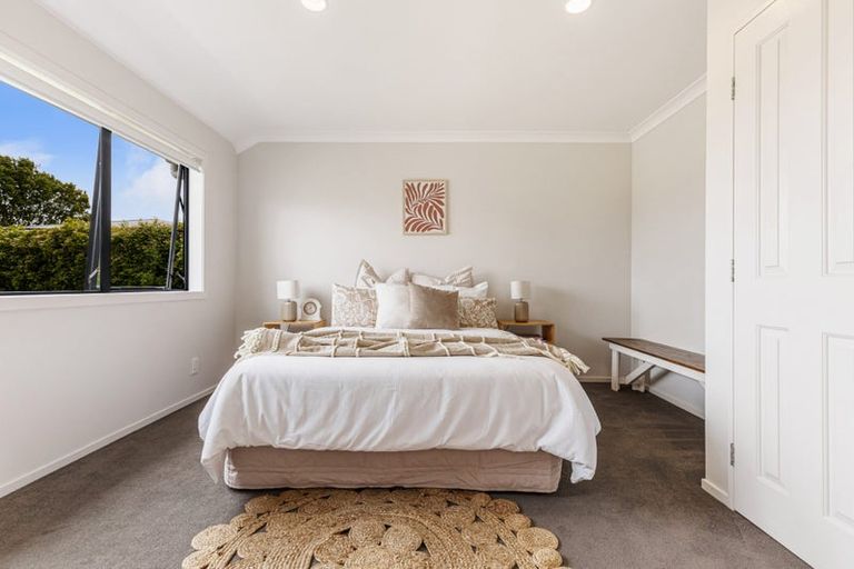 Photo of property in 7 Landmark Drive, Te Atatu Peninsula, Auckland, 0610