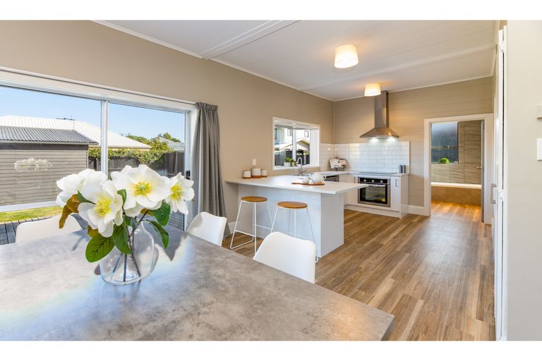 Photo of property in 74 Cumnor Terrace, Woolston, Christchurch, 8023