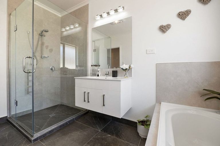 Photo of property in 16 Hehan Close, Cambridge, 3434