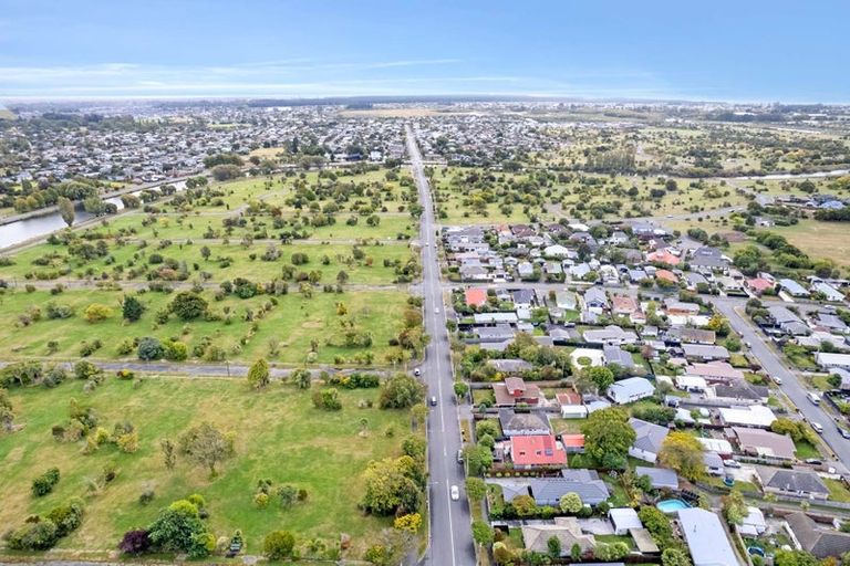 Photo of property in 94 Avondale Road, Avondale, Christchurch, 8061