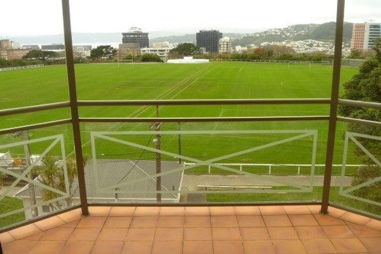 Photo of property in 11/80u Salamanca Road, Kelburn, Wellington, 6012