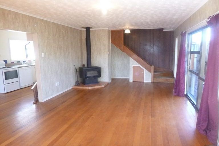 Photo of property in 8 Helleur Road, Massey, Auckland, 0614