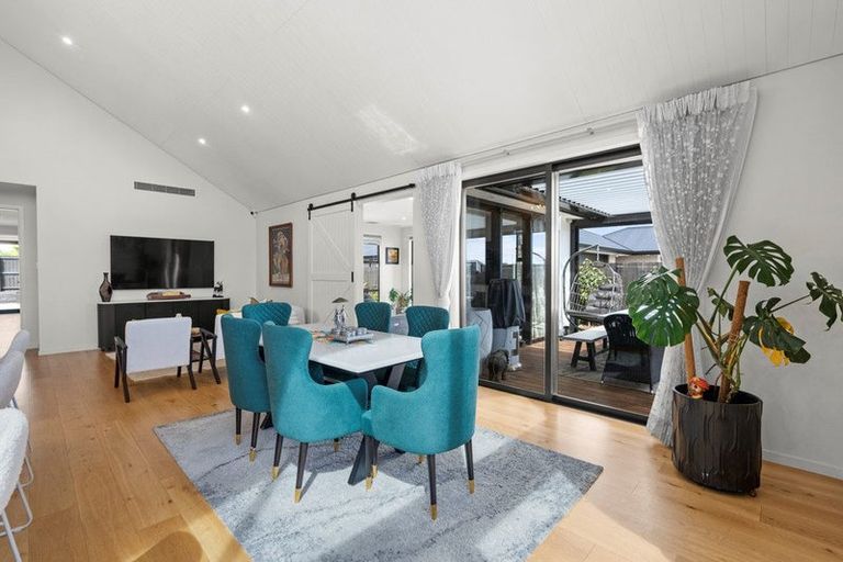 Photo of property in 34 Evelyn Crescent, Marshland, Christchurch, 8083