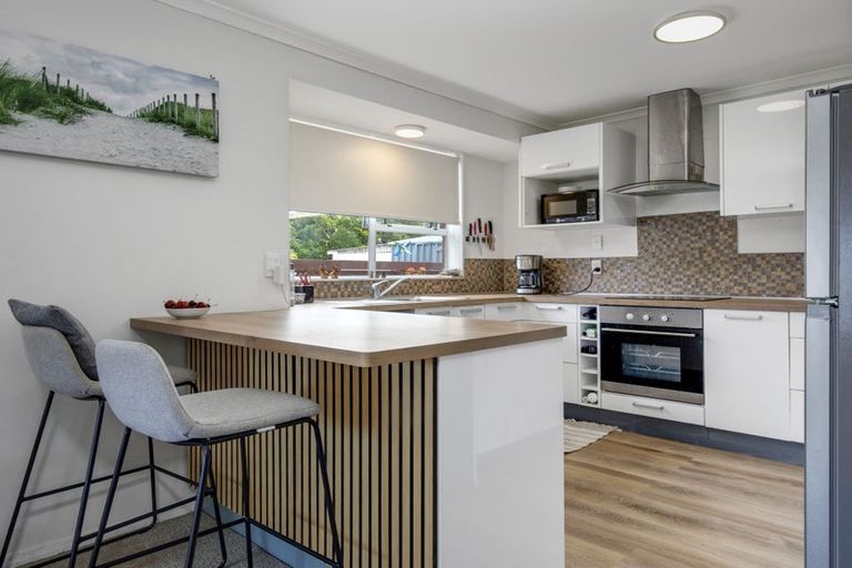 Photo of property in 8b Alexander Place, Otaki, 5512