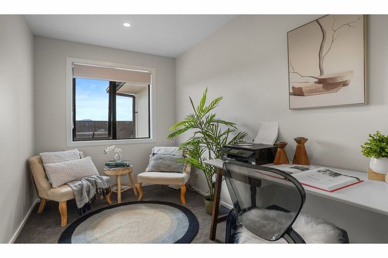 Photo of property in 7 Oakville Close, Rangiora, 7400