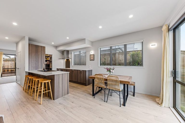 Photo of property in 15 Pakoro Close, Hobsonville, Auckland, 0618