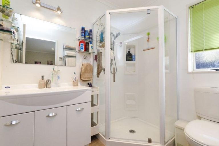 Photo of property in 44 Peter Hall Drive, Kelvin Grove, Palmerston North, 4414