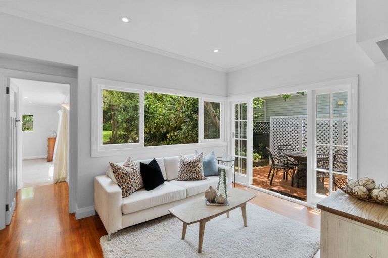 Photo of property in 15 Duders Avenue, Devonport, Auckland, 0624