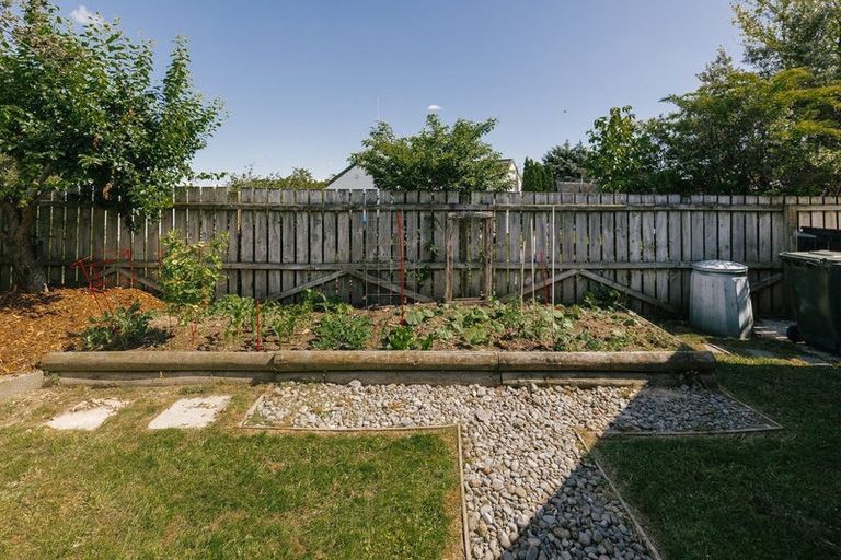 Photo of property in 21 Peppertree Glade, Kelvin Grove, Palmerston North, 4414