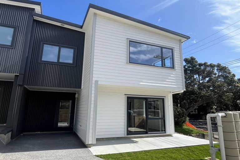 Photo of property in 5 Mahoe Street, Tawa, Wellington, 5028